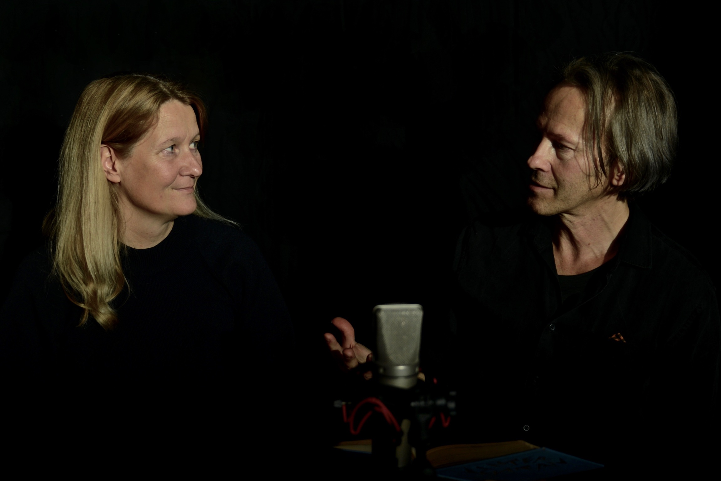 Boel Karlin och Hans Lundquist är programledare för det första podd-avsnittet av Sprida mening.